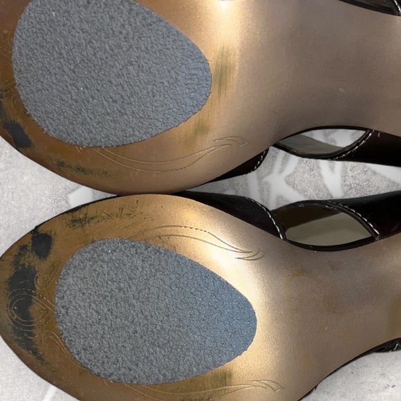 Tahari TA-Darryl Heels - Sz 8.5 - Picture 6 of 7